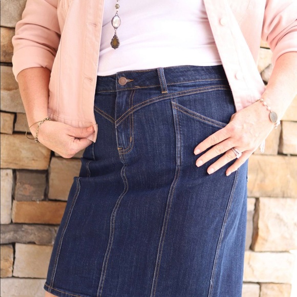 Blush Jacket-PLUS - Picture 2 of 2